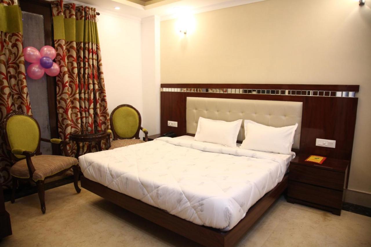 Hotel Dev Residency Vrindāvan Εξωτερικό φωτογραφία