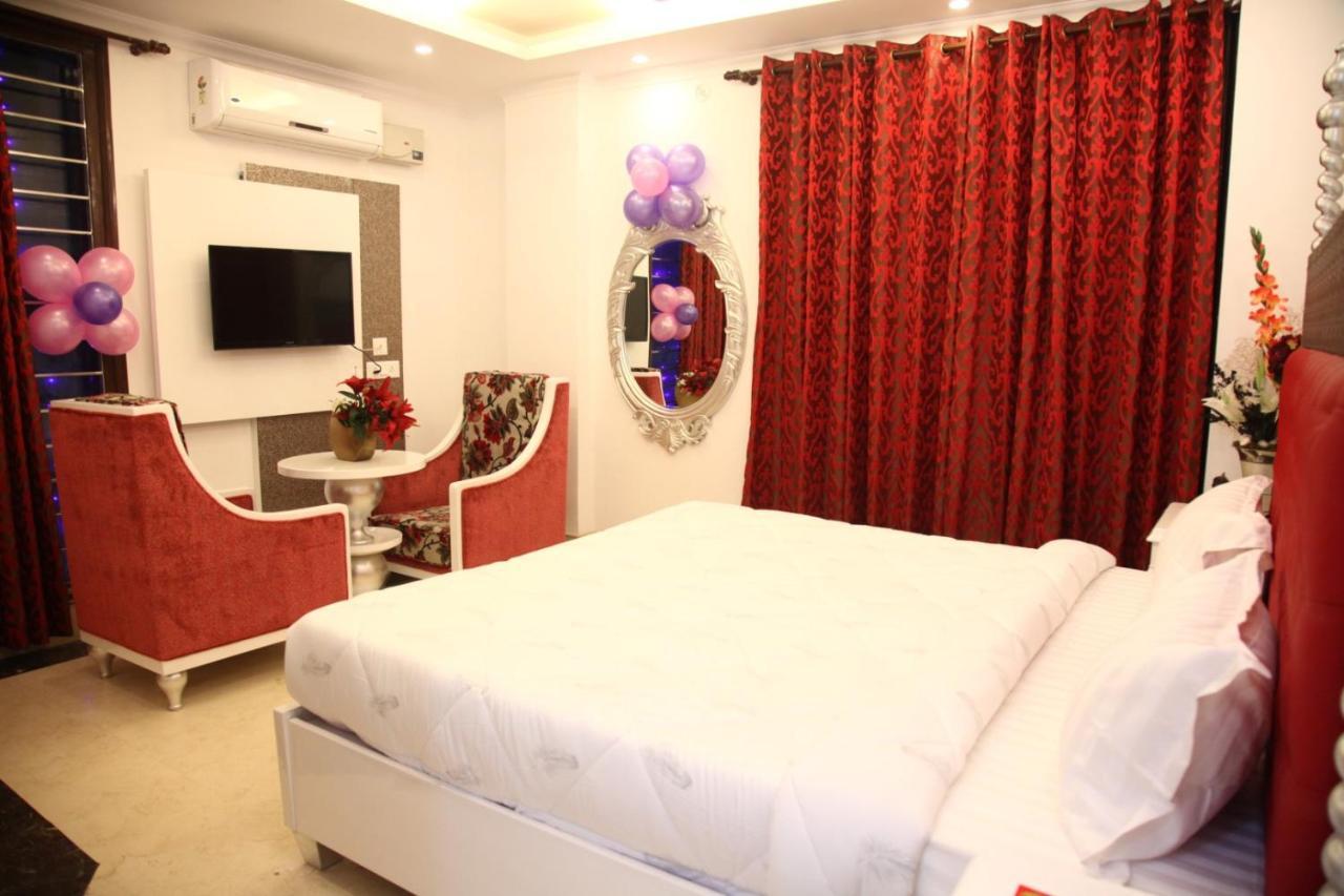 Hotel Dev Residency Vrindāvan Εξωτερικό φωτογραφία