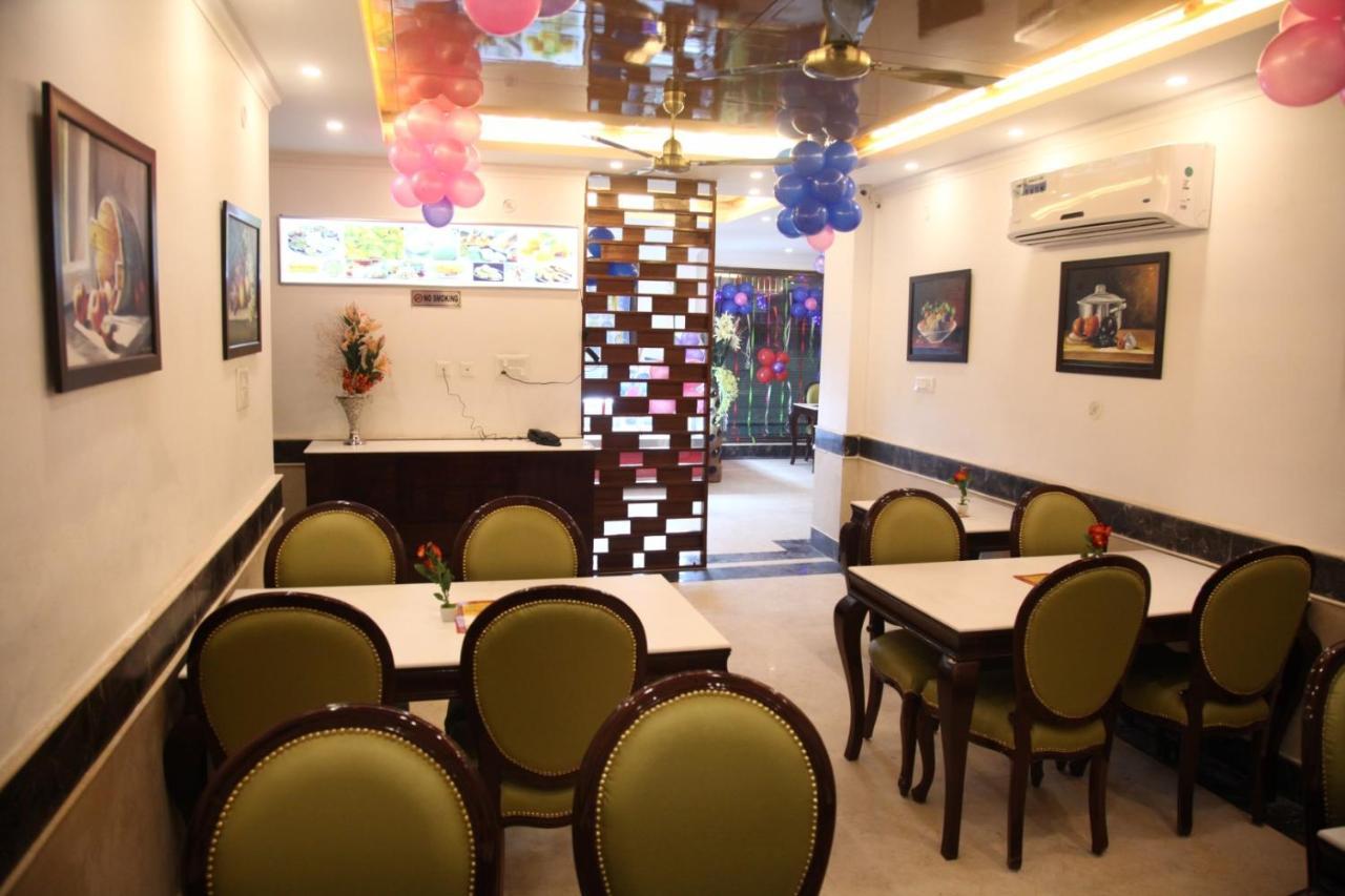 Hotel Dev Residency Vrindāvan Εξωτερικό φωτογραφία