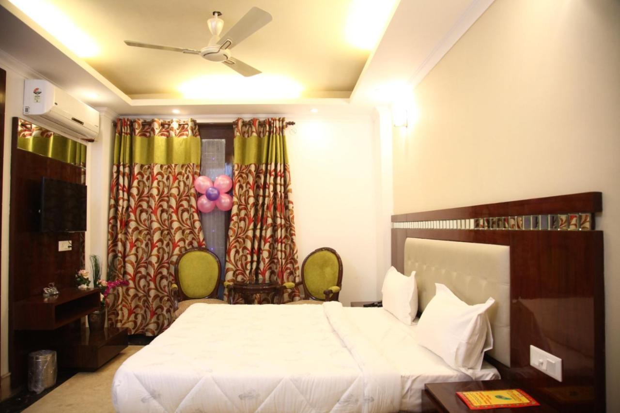 Hotel Dev Residency Vrindāvan Εξωτερικό φωτογραφία