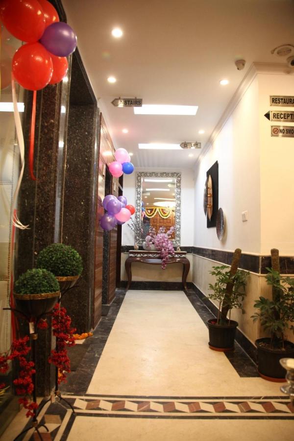 Hotel Dev Residency Vrindāvan Εξωτερικό φωτογραφία